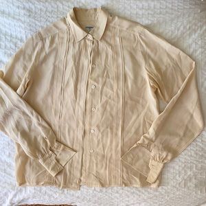 Vintage goeorgeous chanel silk blouse